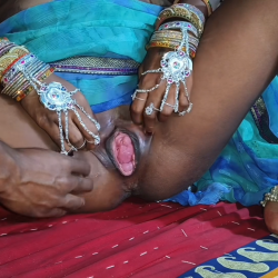 VS--DevarnepadosibhabhikechutmetellagakepurahanthghussadiyachudakrauntynechutmehanthdalwakechutsemaalgirayafeatSumang121biharEroticaIndianPornstarThreesomeHandjobHDPornxHamster-949