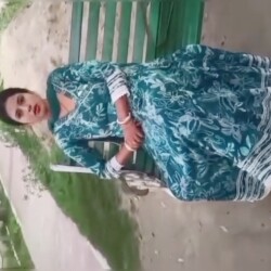 car-sikhane-ke-bahane-devar-ne-car-me-choda-2